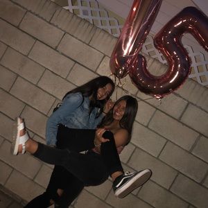 Meet your Posher, Regina